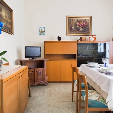 Apartamento A Pochi Passi Dal Centro E Dall'ospedale Di Parma