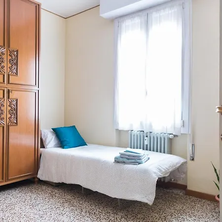 A Pochi Passi Dal Centro E Dall'ospedale Di Apartamento *